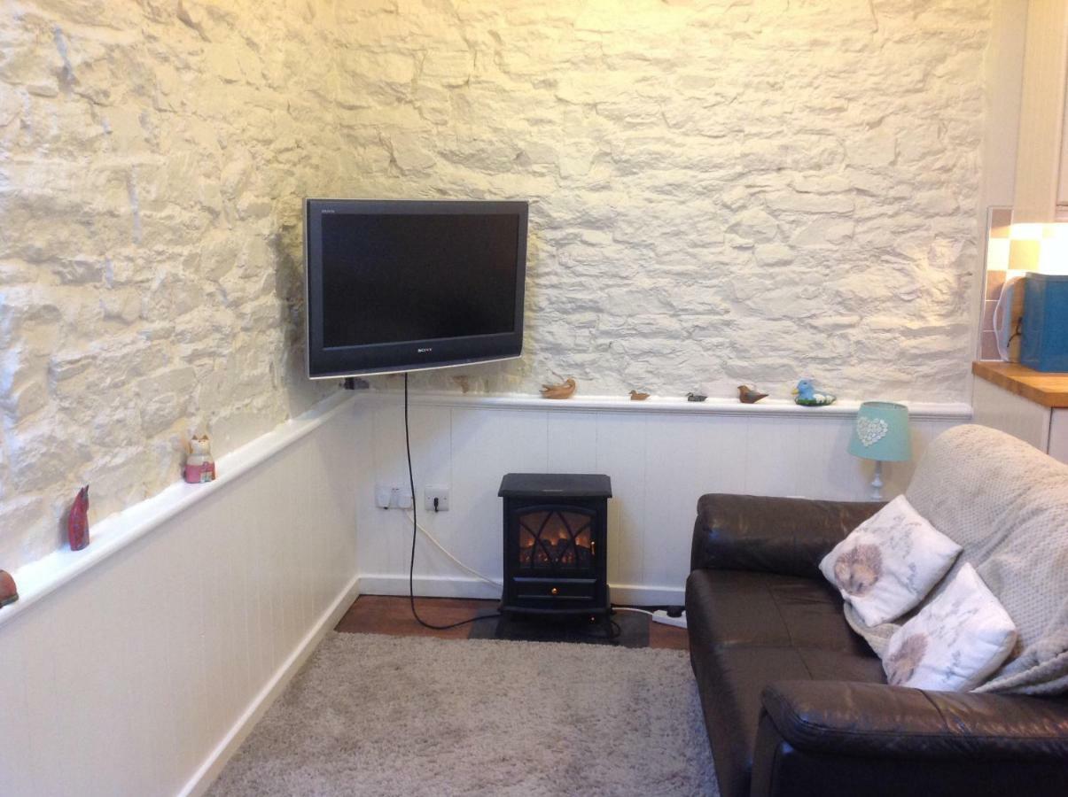 Cwmtwrch Cottage Carmarthen Exterior photo